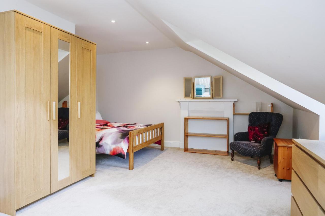 Fabulous 5 Double Bedroom Old Town * Edinburgh
